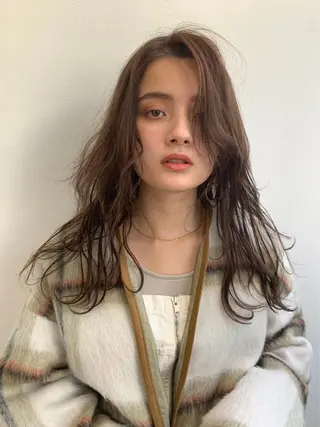 ロング カラー パーマ ヘアアレンジ ネイル "オトナ髪”/ LAKA TOCCAのヘアスタイル