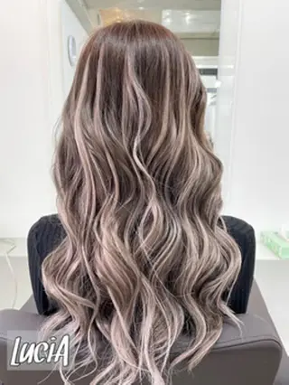 ロング カラー LuciA エクステカラーのヘアスタイル