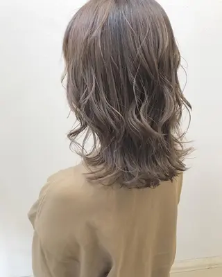 ミディアム カラー 店長 ✂️ムラカミ キラリのヘアスタイル