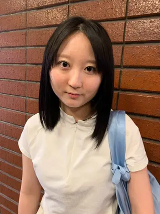 ミディアム 齋藤 小羽のヘアスタイル