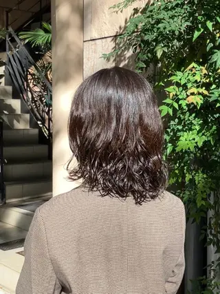 ミディアム パーマ 久野 紗愛のヘアスタイル