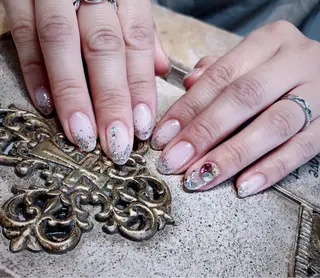 ミディアム めぐみのネイルサロン スタッフ練習のネイルデザイン