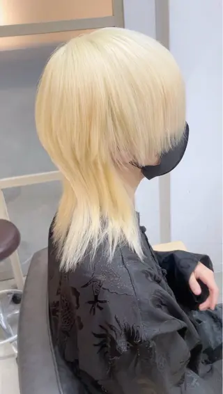 ミディアム カラー ☁️ケアブリーチ￤ ウルフ￤Shioriのヘアスタイル