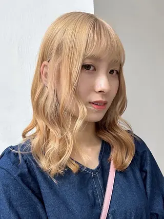ミディアム 岩元 愛美のヘアスタイル