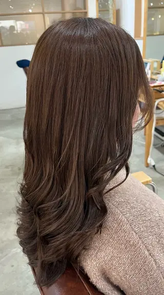 ロング 三島 有佳里のヘアスタイル