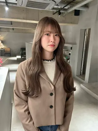 ロング カラー 纐纈 釉羽のヘアスタイル