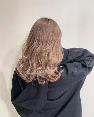 セミロング カラー ムラ修正.ブリーチ エクステ🤍アミルのヘアスタイル
