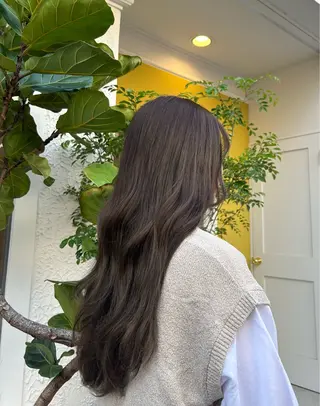 ロング カラー LOVESTOIKE 井上つぐみ/透明感のヘアスタイル