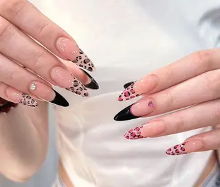 ネイル Pure&Rich Nailのネイルデザイン