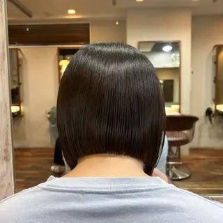 ショート レイヤー/ハッシュカ ット/顔周り/フウカのヘアスタイル