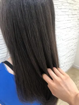 ロング izumi （いずみ）のヘアスタイル