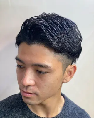 ショート パーマ メンズ 浅見 天翔のヘアスタイル