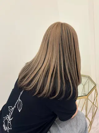 ロング 伊丹 晴香のヘアスタイル