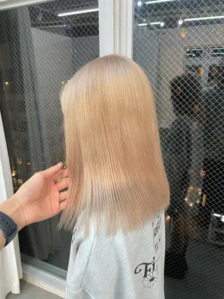 セミロング カラー SHOTO ハイトー ン/ブロンドカラーのヘアスタイル