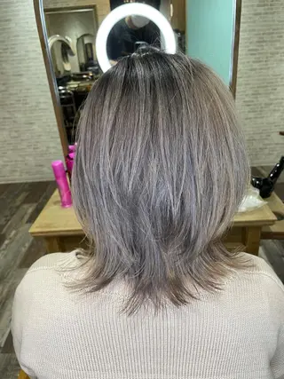 ミディアム カラー 平田 怜のヘアスタイル