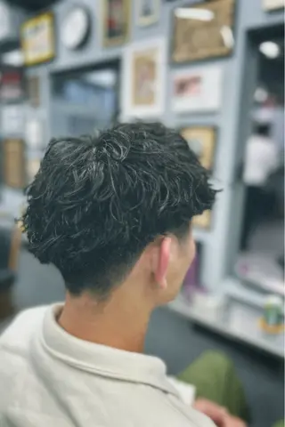 ミディアム パーマ メンズ 池袋メンズパーマ フェード純平のヘアスタイル