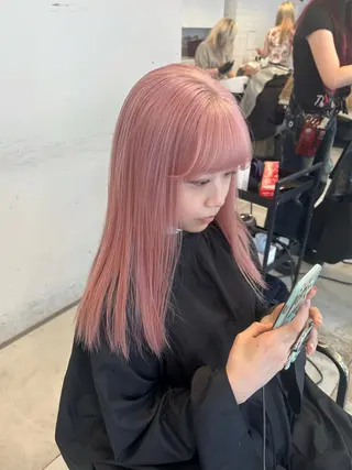 カラー RiA/レイヤーカッ ト/ハッシュカットのヘアスタイル