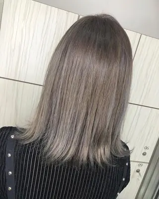 ミディアム カラー カラーサロン ビスカリアのヘアスタイル
