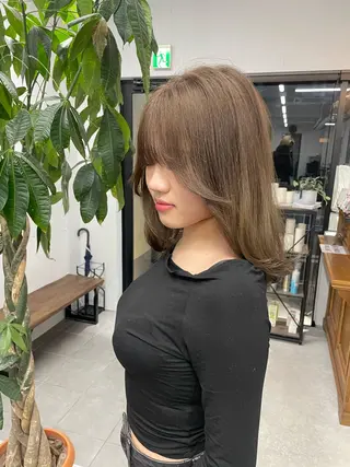 ミディアム カラー マツダ レンのヘアスタイル