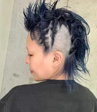 ミディアム カラー 派手髪デザインカラー ヒロカのヘアスタイル