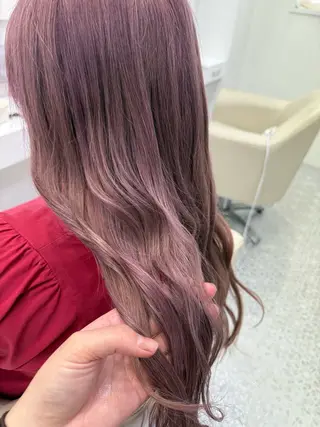 ロング カラー LOMARLIE/ NATUMIのヘアスタイル