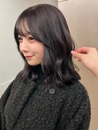 ミディアム 顔まわりカット/透け カラー/Memi🎀のヘアスタイル