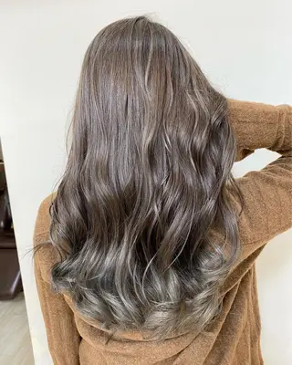 カラー SALOWIN栄 高須大貴のヘアスタイル