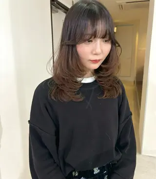 ロング カラー mizuki/ピンク ベージュ.レイヤーのヘアスタイル