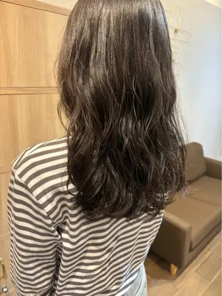 セミロング 臺 佳連のヘアスタイル
