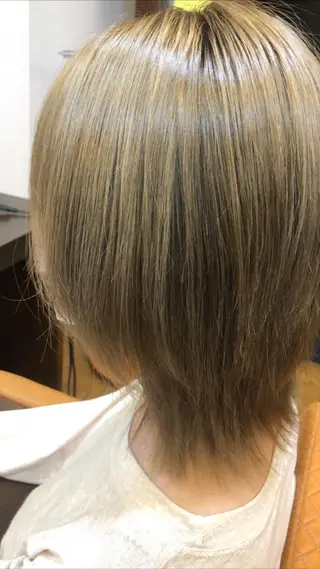 ミディアム カラー 川元 汐音のヘアスタイル