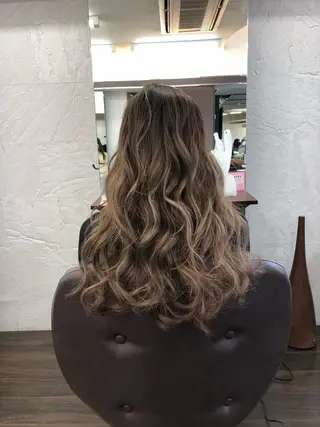 ロング カラー 大塚 貴之のヘアスタイル