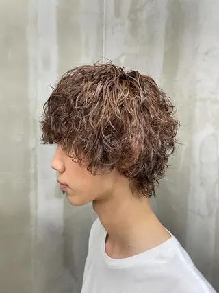ミディアム パーマ メンズ メンズサロン代表 曲がる縮毛矯正のヘアスタイル