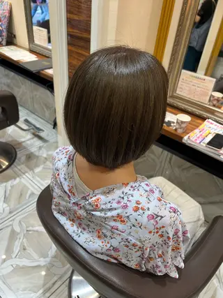 ショート カラー 西村 美依奈のヘアスタイル