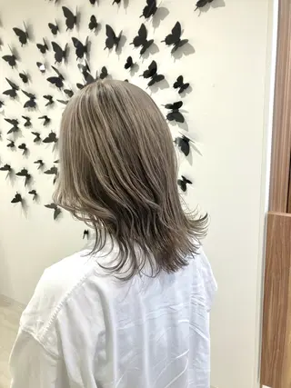 セミロング カラー 雅/ダブルカラー/ 白髪ぼかしハイライトのヘアスタイル