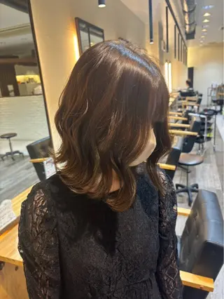セミロング カラー 高野 愛子のヘアスタイル