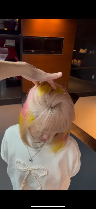 ミディアム カラー いなおか かなとのヘアスタイル
