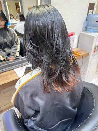 ミディアム 🐺ウルフ× ハイトーン🐺MOEのヘアスタイル