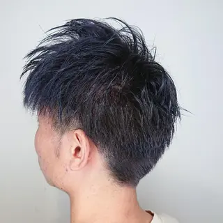 メンズ カラー ブリーチ/ヘアケア/ 艶髪/イギチハルのヘアスタイル