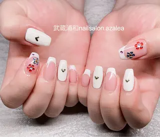 ネイル R inのネイルデザイン