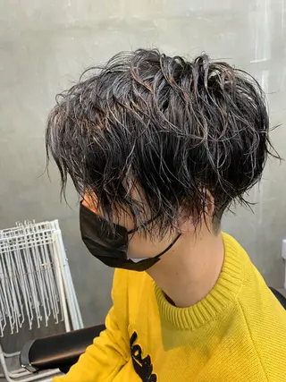 ショート パーマ メンズ 尾﨑 純也のヘアスタイル