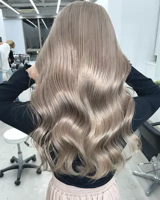 ロング 中道 晶のヘアスタイル
