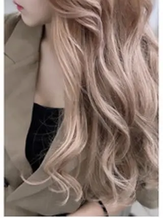 ロング カラー LuciA エクステカラーのヘアスタイル