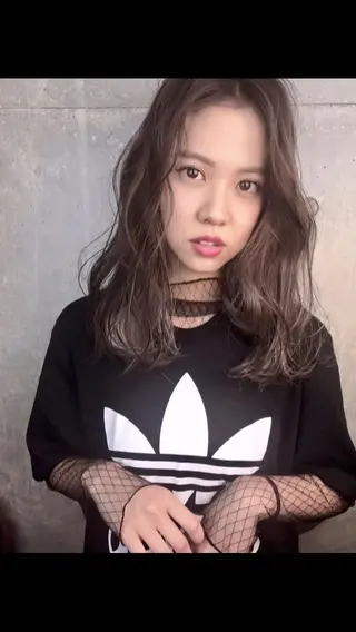セミロング カラー 白髪ぼかし×デザイン 🕊️🫧ホウジョウのヘアスタイル
