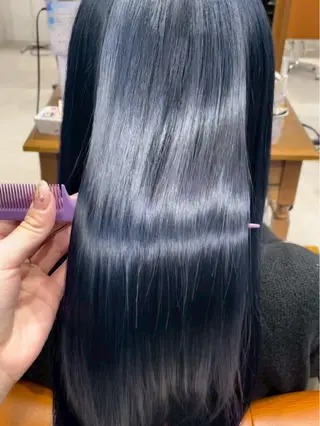 ロング 未羽 カラーのヘアスタイル