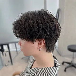 ミディアム パーマ メンズ フェザー/ゆるふわ パーマ/鐘ヶ江 航青のヘアスタイル