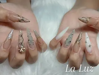 ネイル 小川 真里奈のネイルデザイン