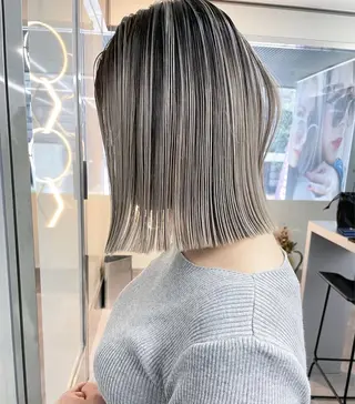 ミディアム コウ チホウのヘアスタイル