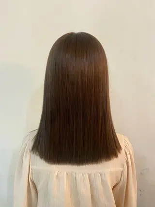 カラー ミディアムレイヤー/ 艶カラーNorikaのヘアスタイル