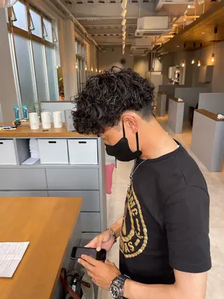 パーマ メンズ 石原圭悟 /ショート/艶カラーのヘアスタイル