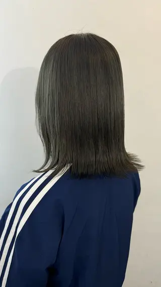 カラー ハロウ momonaのヘアスタイル